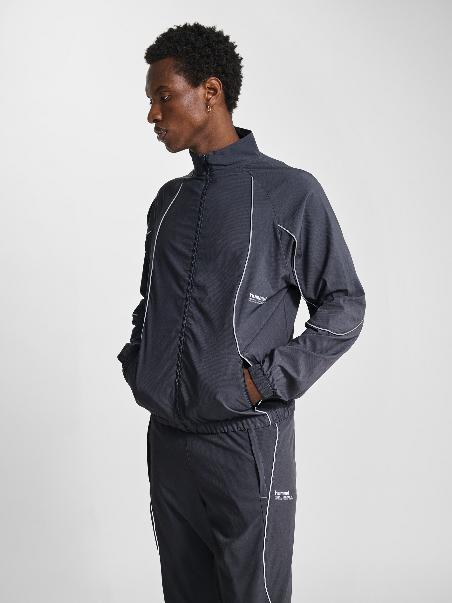 hummel PULSE WOVEN ZIP JACKET - EBONY | hummel.net