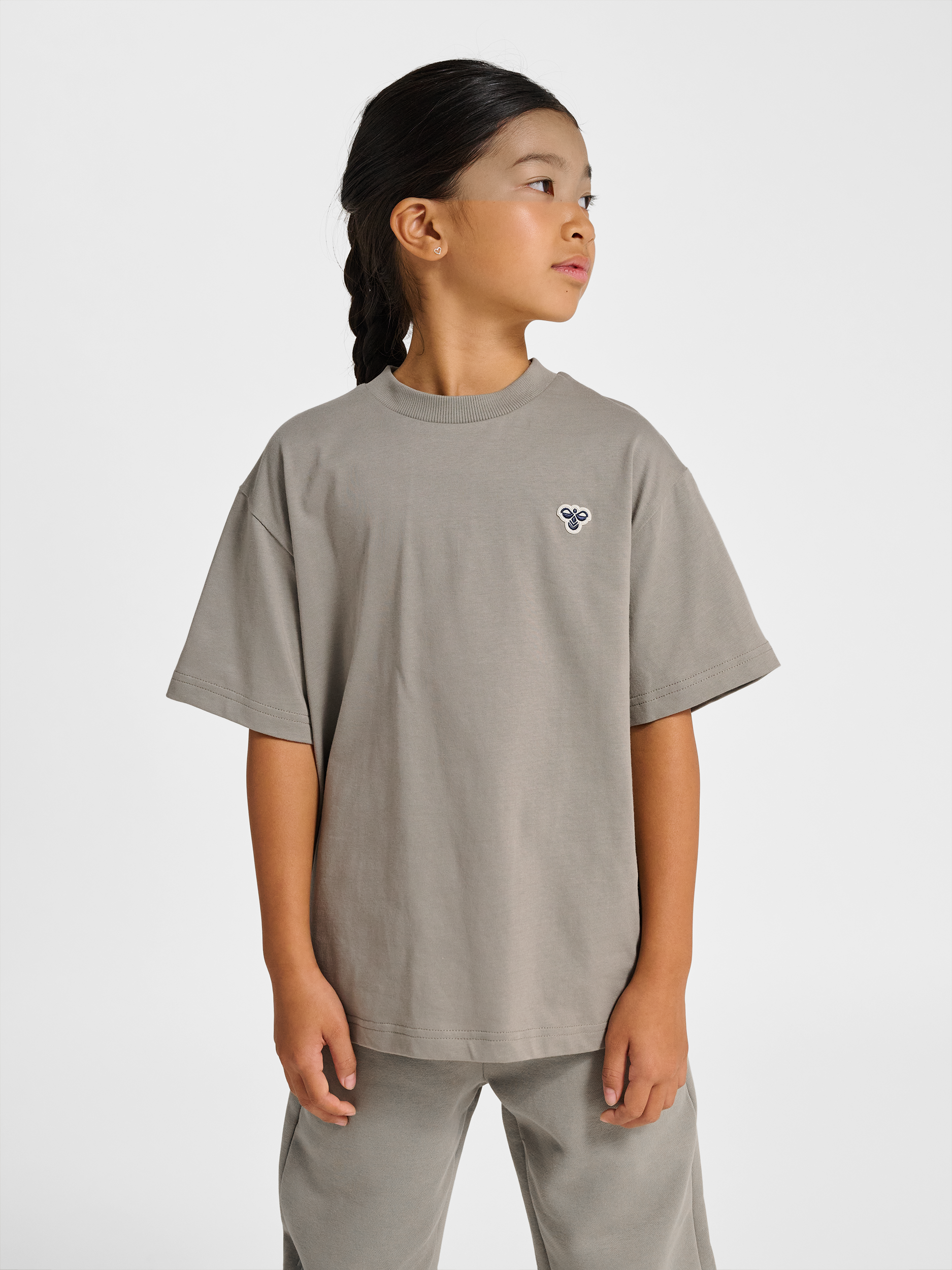 hummel JR LOOSE T-SHIRT S/S BEE - ROCK RIDGE | hummel.net