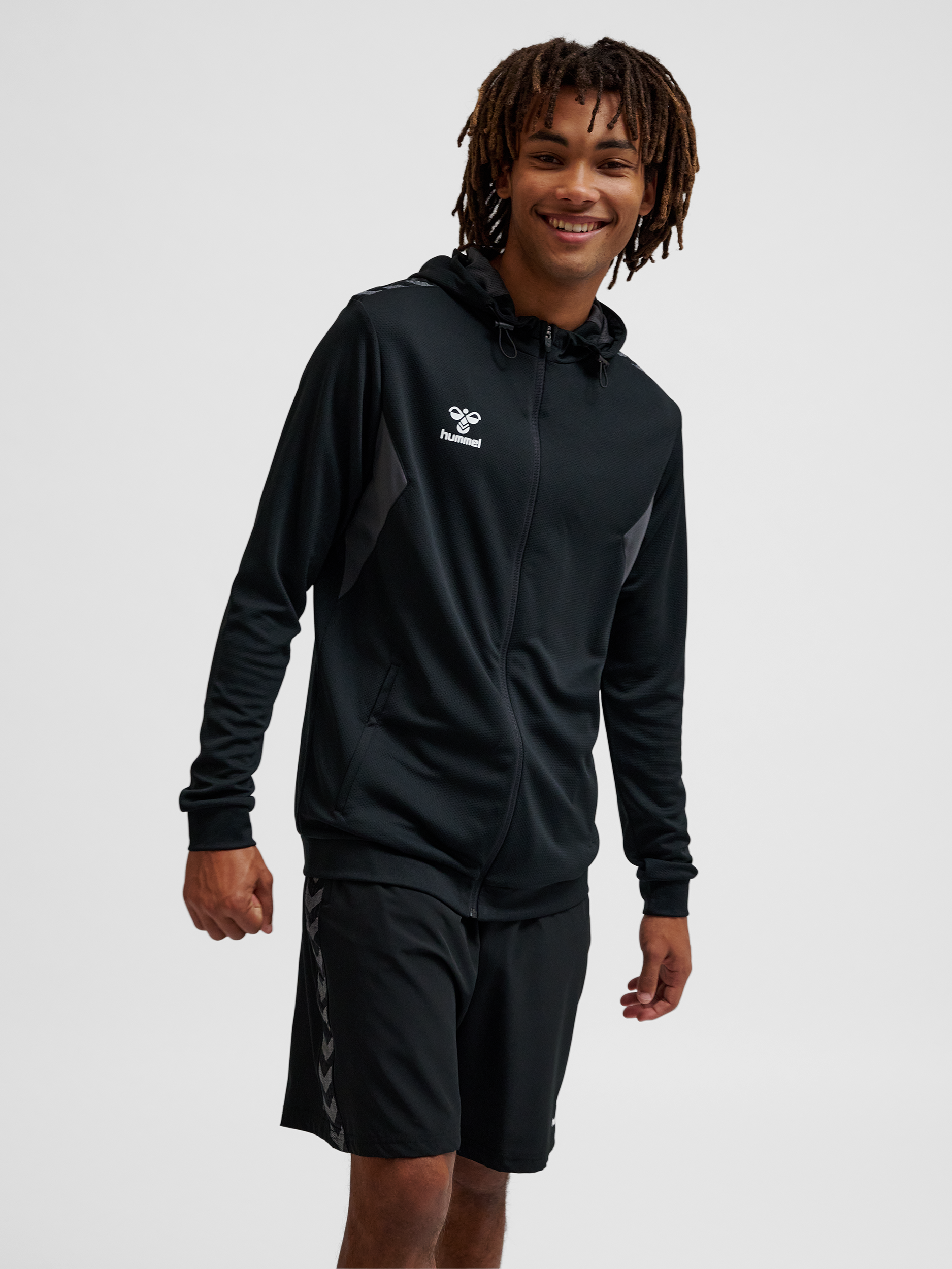 hummel AUTHENTIC PL ZIP HOODIE - BLACK | hummel.net