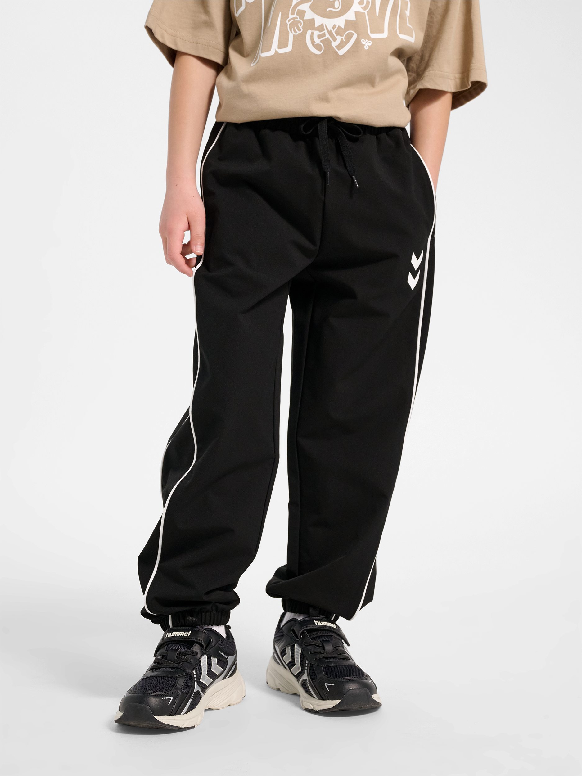 hummel JR STREET TRACKSUIT PANTS - SILVER MINK | hummel.net