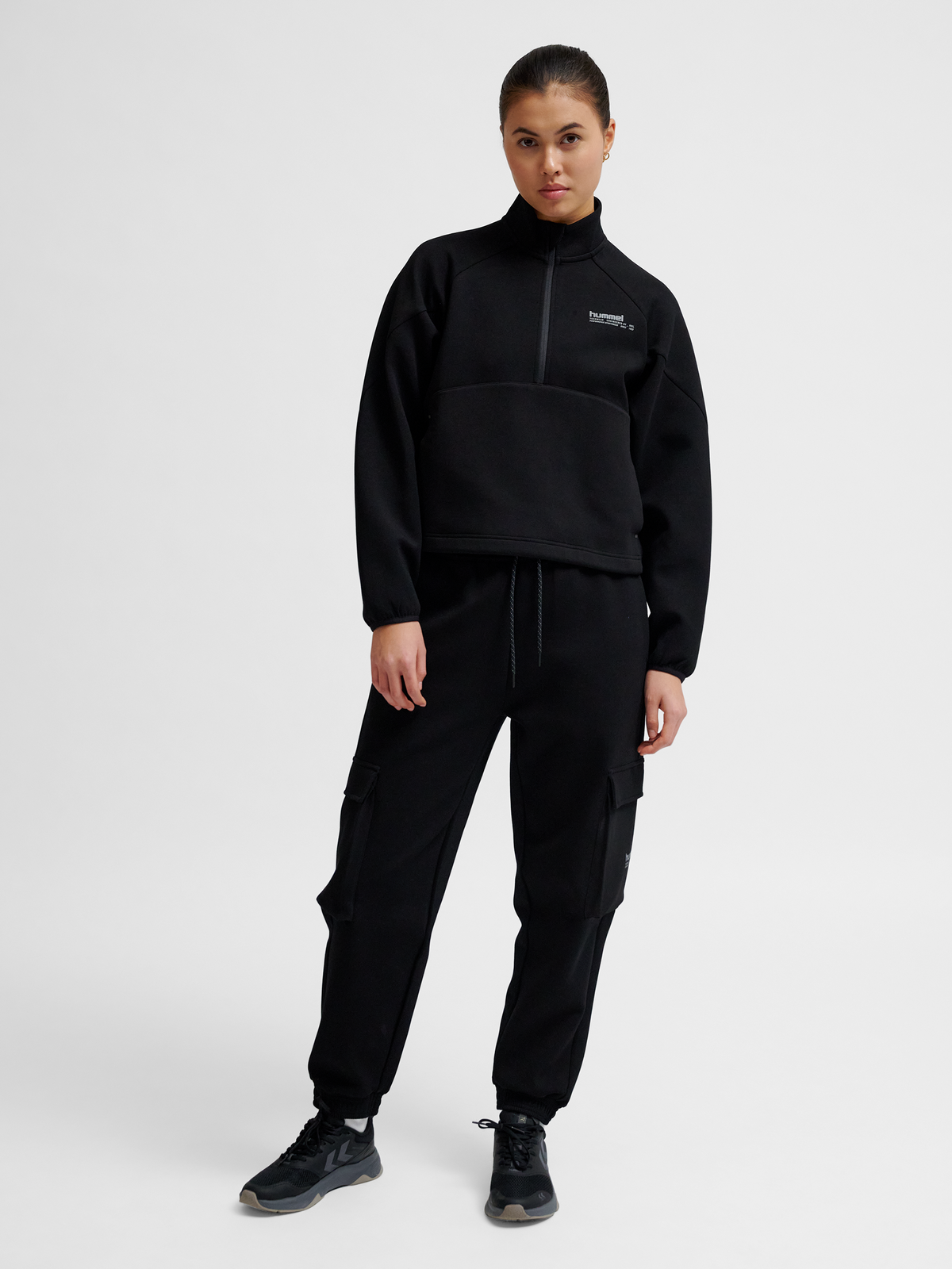 hummel TECH FLEECE WOMEN BOXY HALF ZIP - BLACK | hummel.net hummel TECH FLEECE WOMEN BOXY HALF ZIP - BLACK | hummel.net