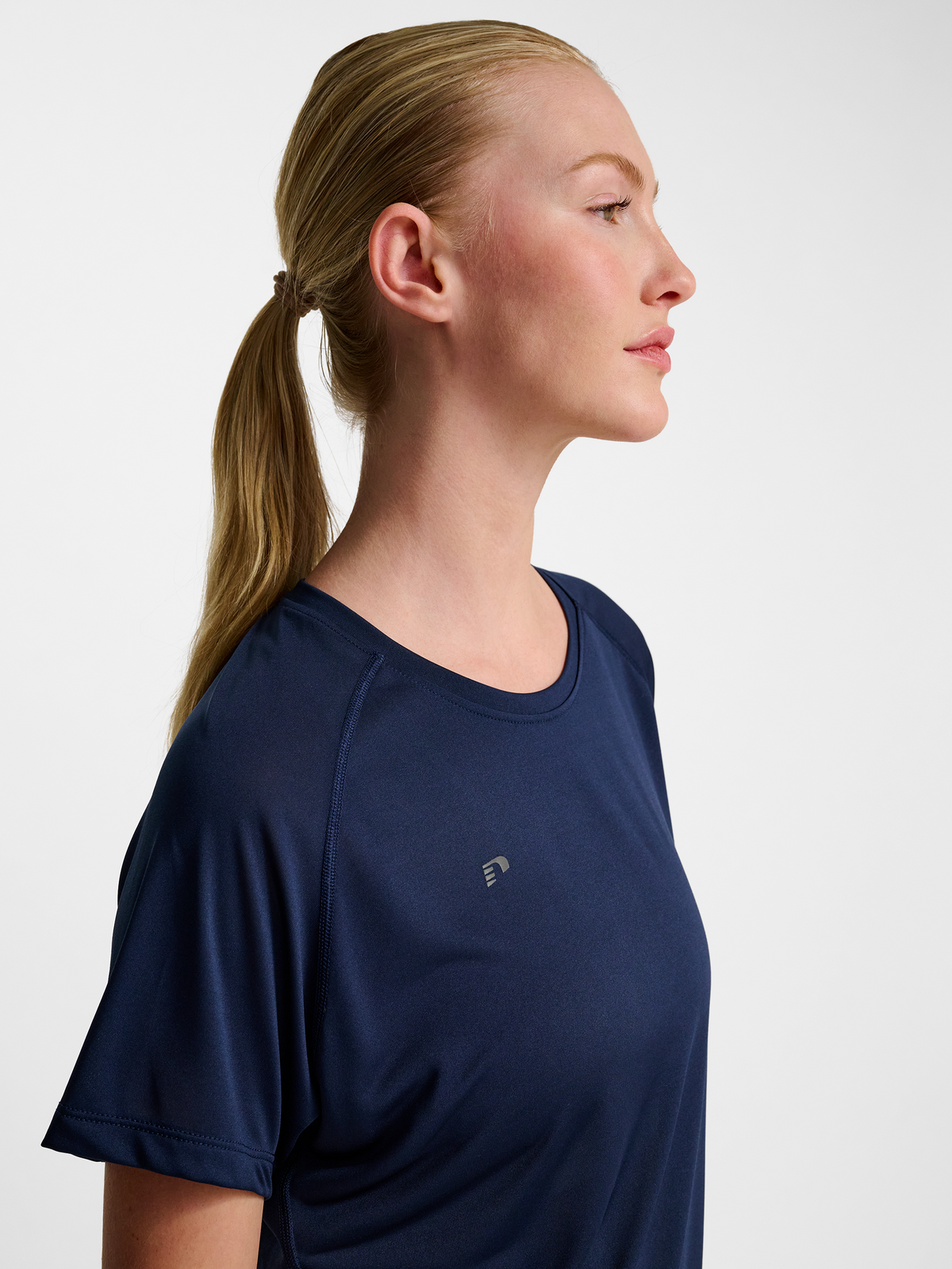 nwlBEAT W T-SHIRT