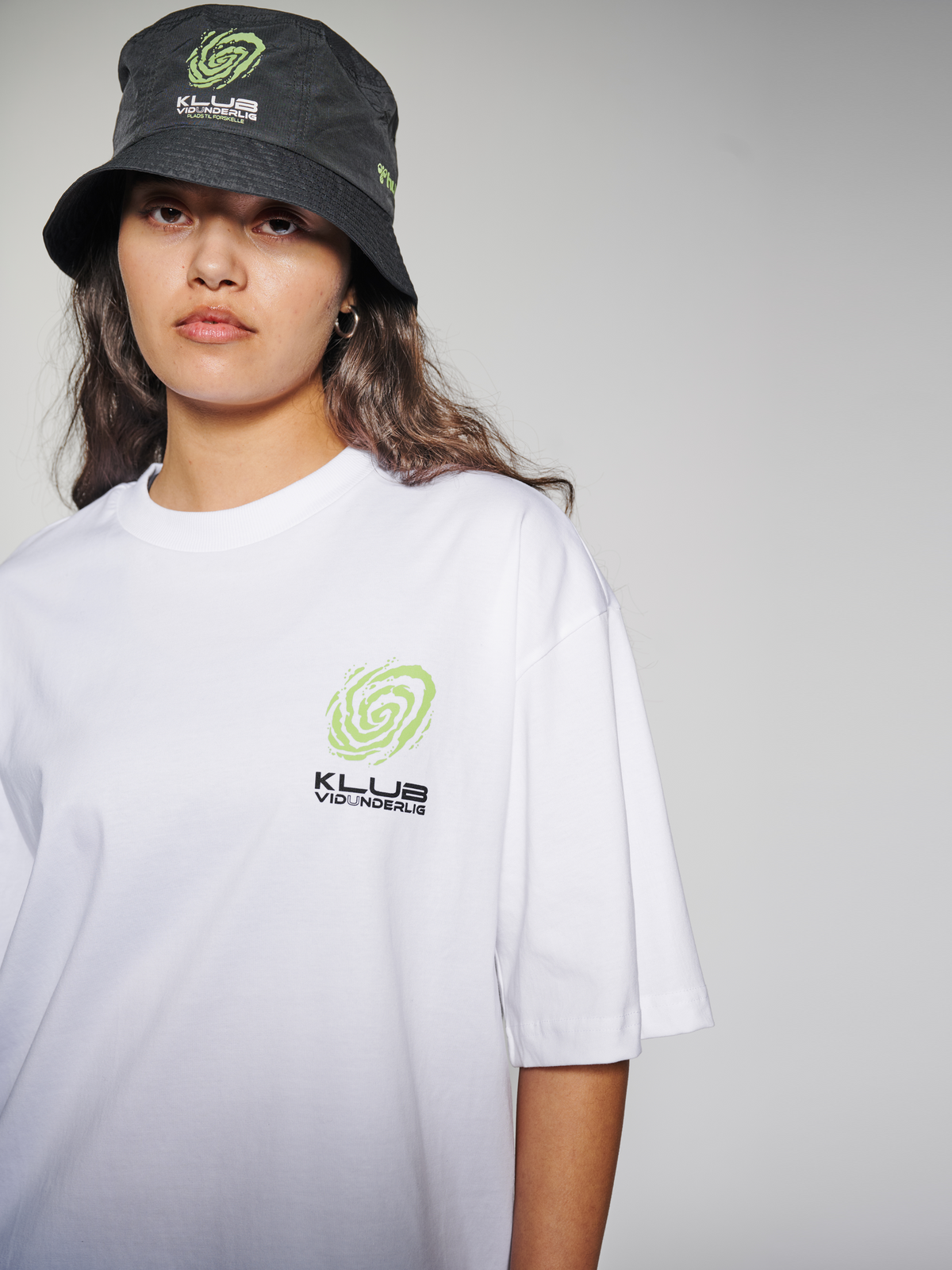 hmlPLADSTILFORSKELLE BUCKET HAT