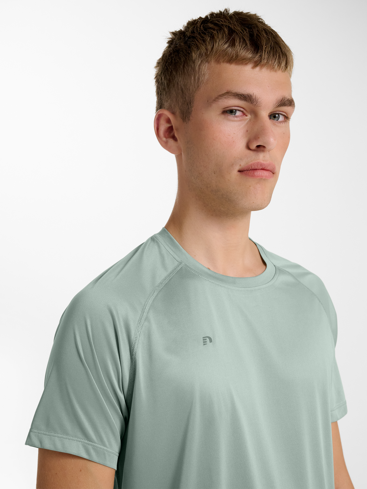 nwlBEAT T-SHIRT