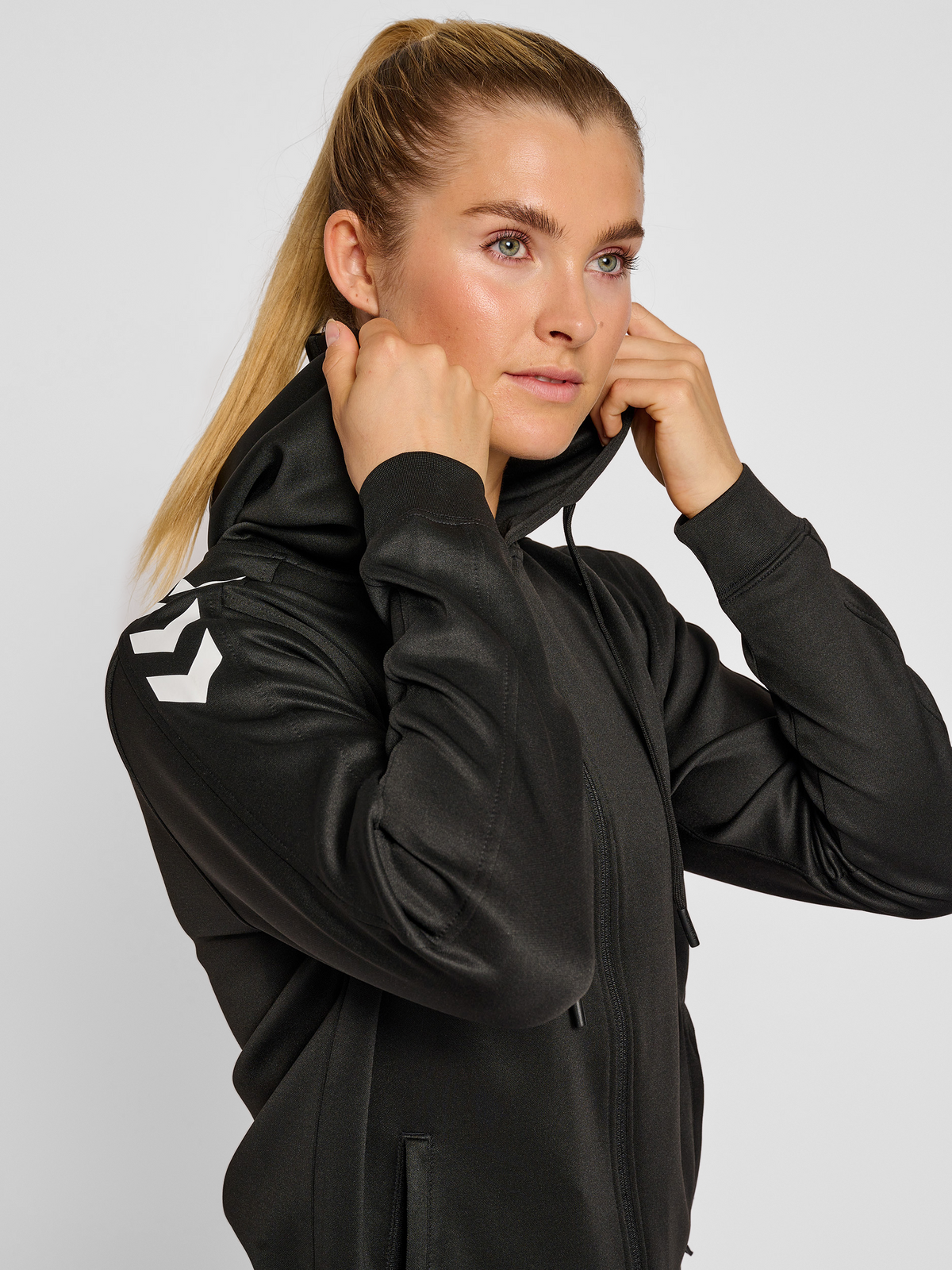 hmlCORE XK POLY ZIP HOOD SWEAT WOMA