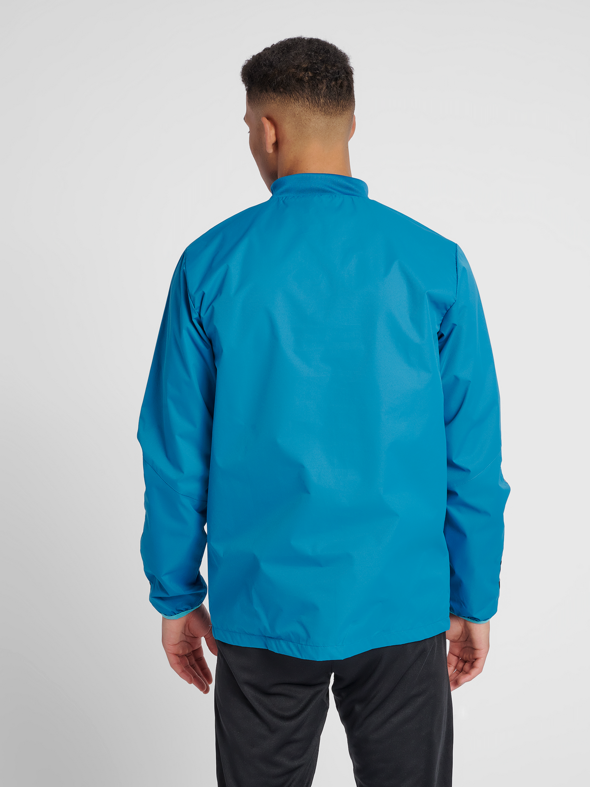 hmlAUTHENTIC WIND BREAKER