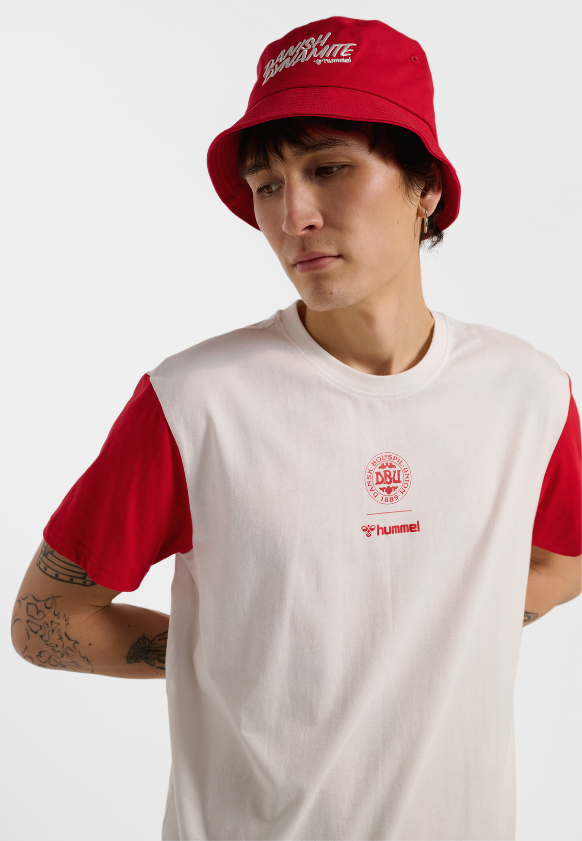 DBU 26 FAN RED-WHITE TEE SS