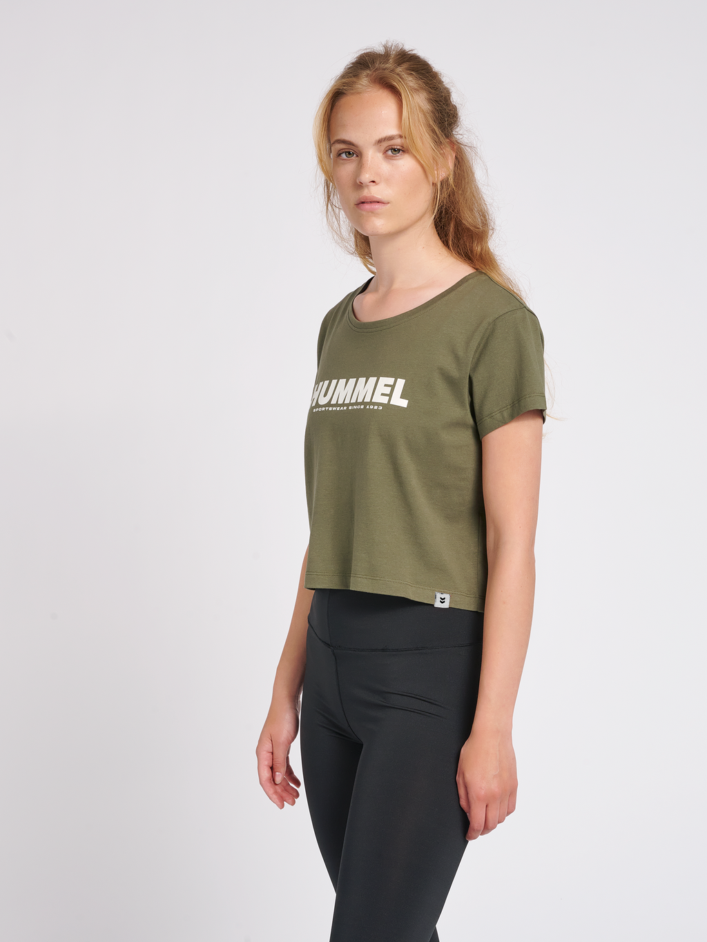 hmlLEGACY WOMAN CROPPED T-SHIRT
