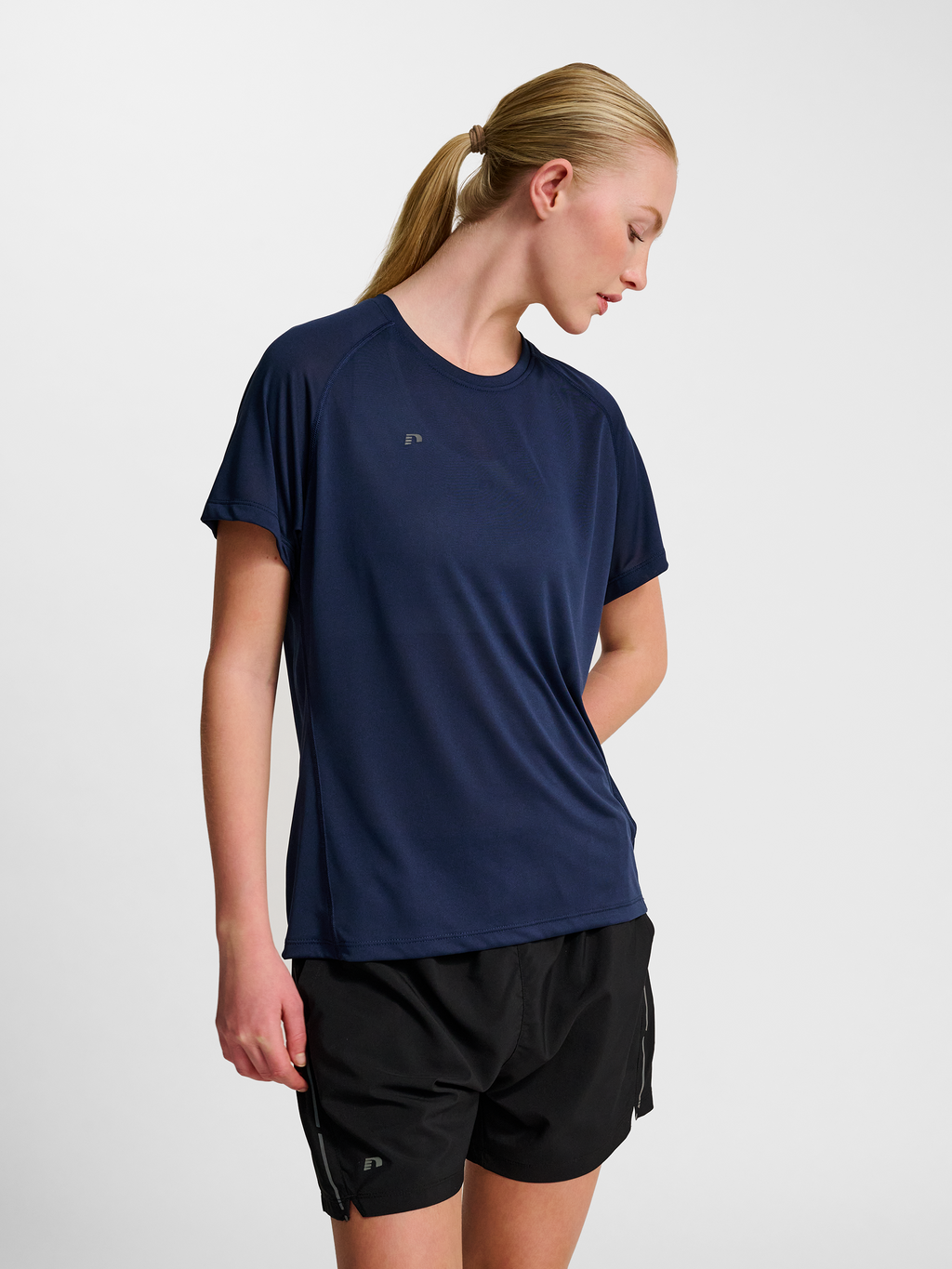 nwlBEAT W T-SHIRT