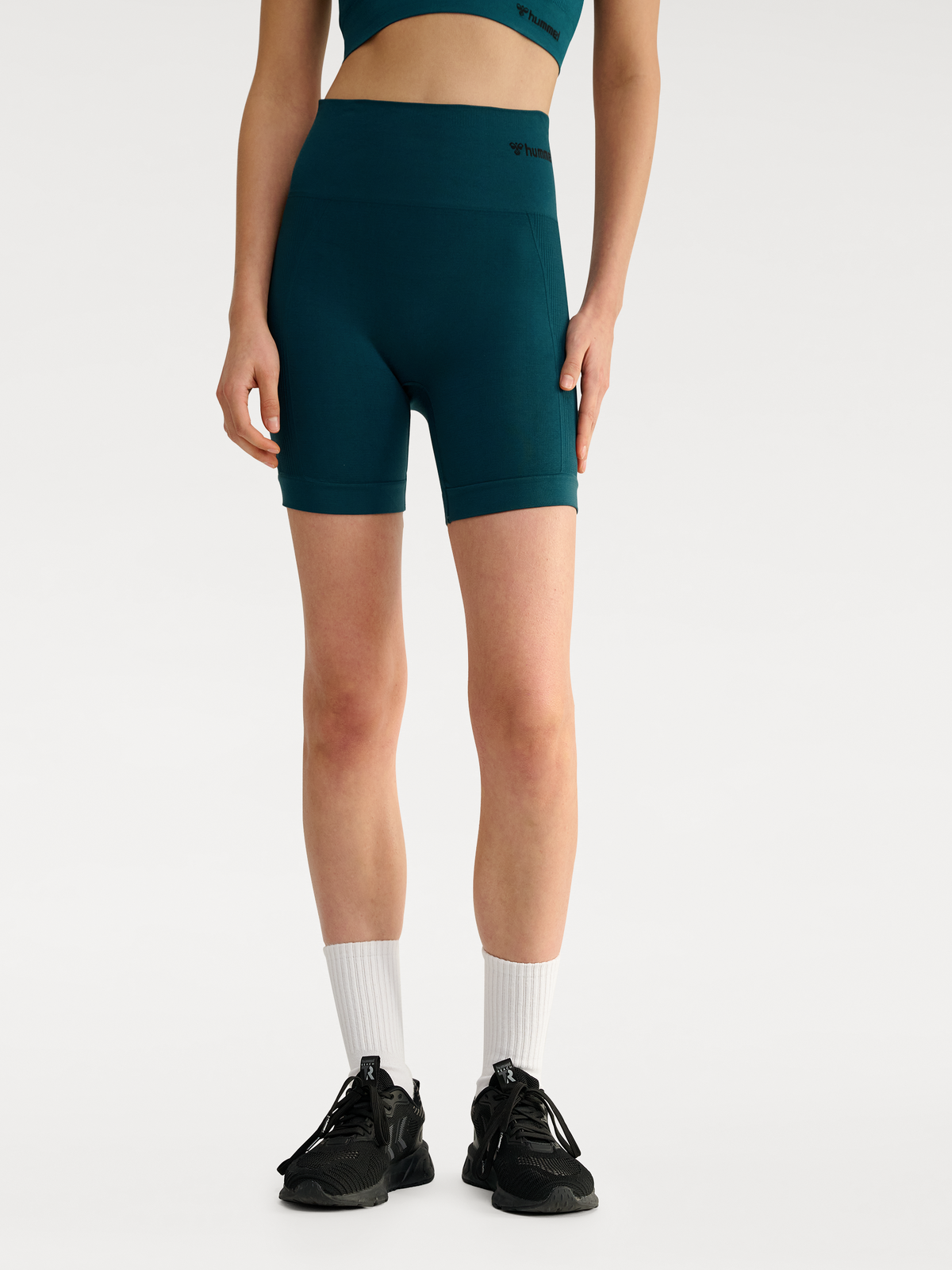 hmlTIF SEAMLESS SHORTS