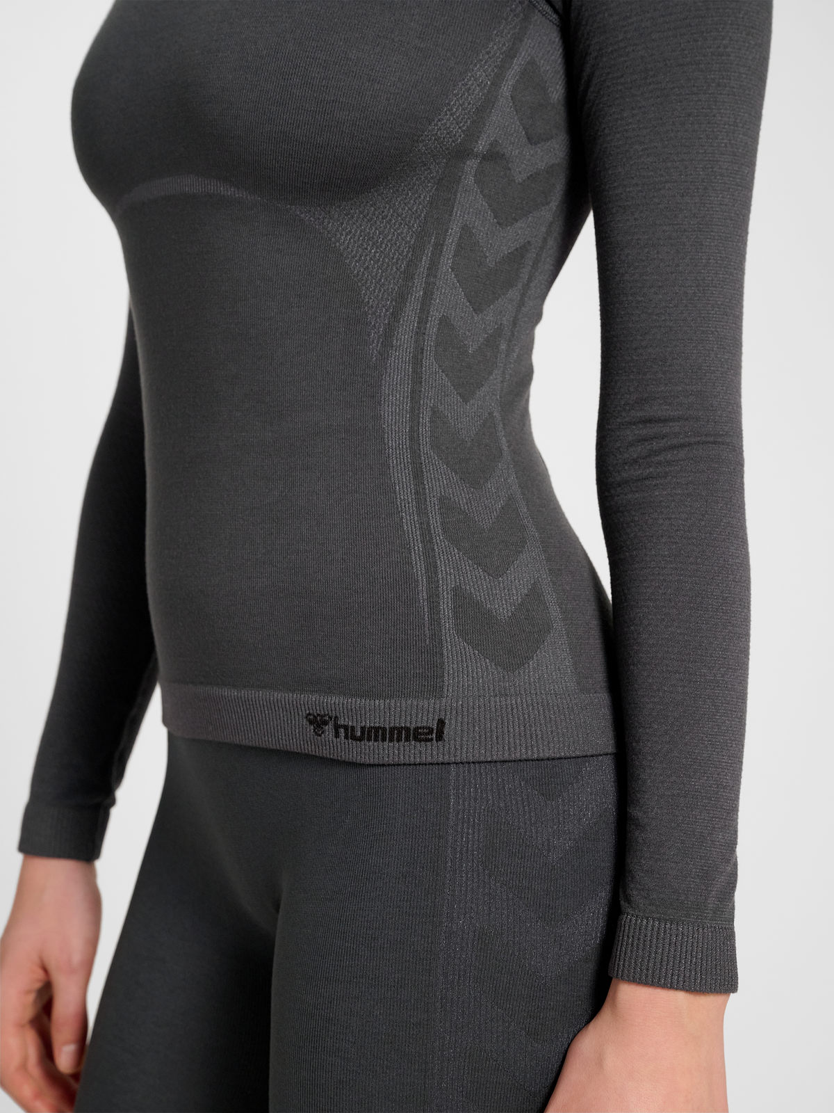hmlCLEA SEAMLESS TIGHT T-SHIRT L/S