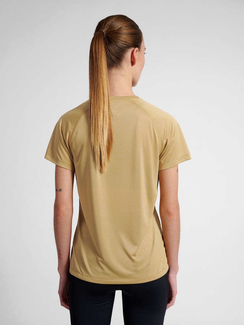 nwlBEAT W T-SHIRT