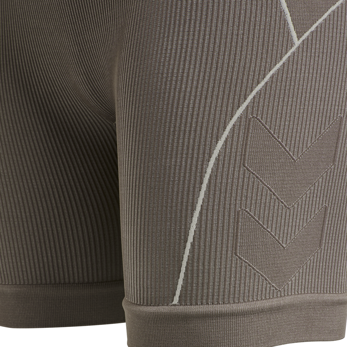 hmlTE CHRISTEL SEAMLESS SHORTS