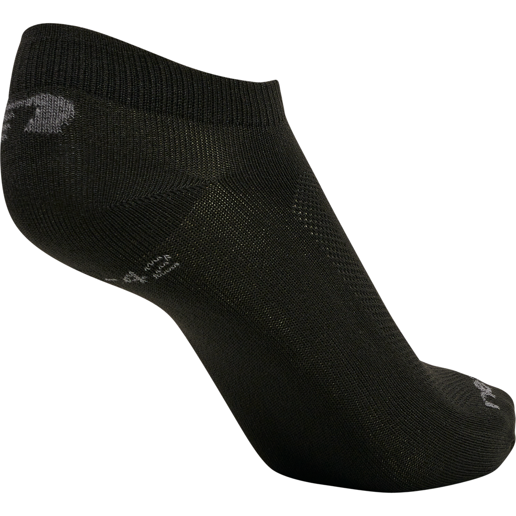 BASE SOCKLET